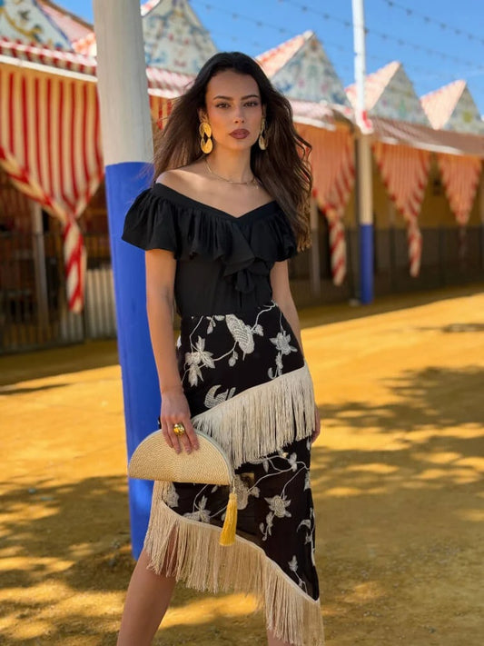 Asymmetrical embroidered skirt