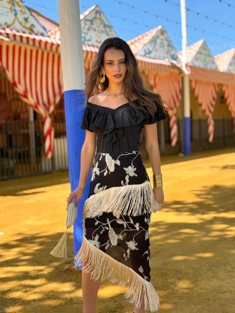 Asymmetrical embroidered skirt