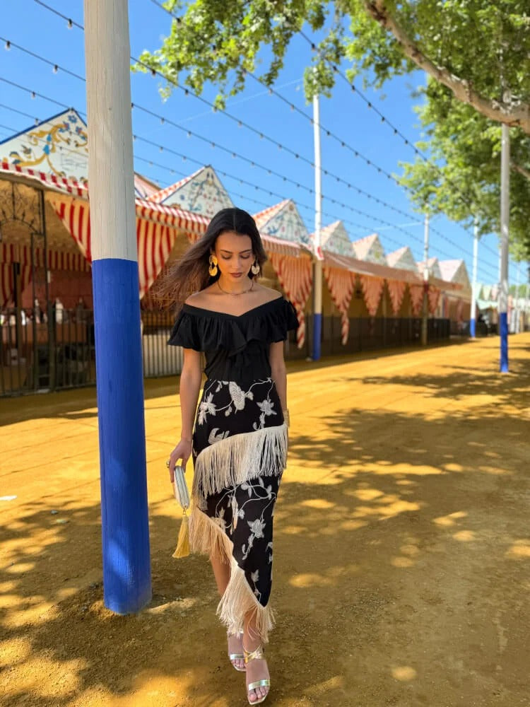 Asymmetrical embroidered skirt
